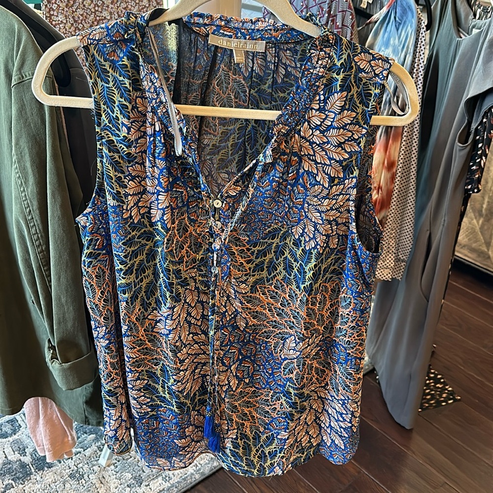 Beautiful leafy print top
